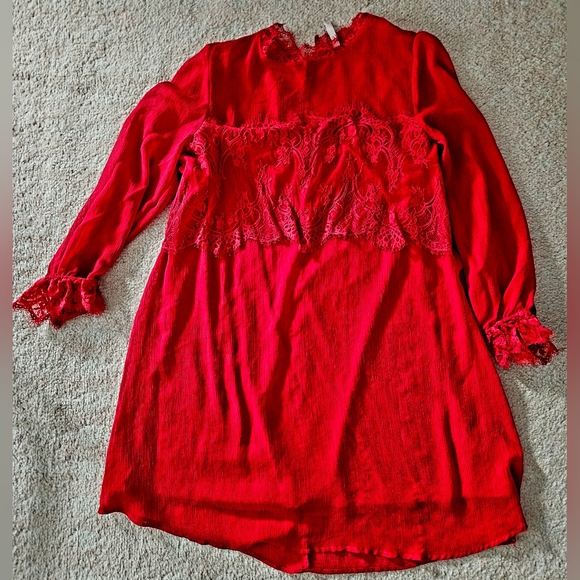 Lace Red Sheer Boxy Shaped Long Sleeved Floral Dress - Romantic Elegance - Picture 5 of 12
